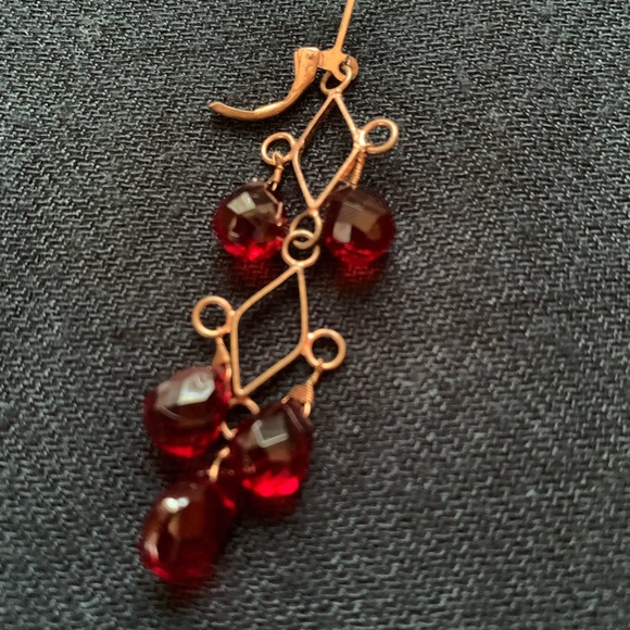 Cookie Lee chandelier earrings red - Picture 2 of 3